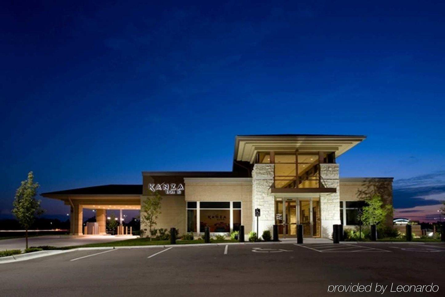 Hampton Inn & Suites Wichita-Northeast Servis gambar