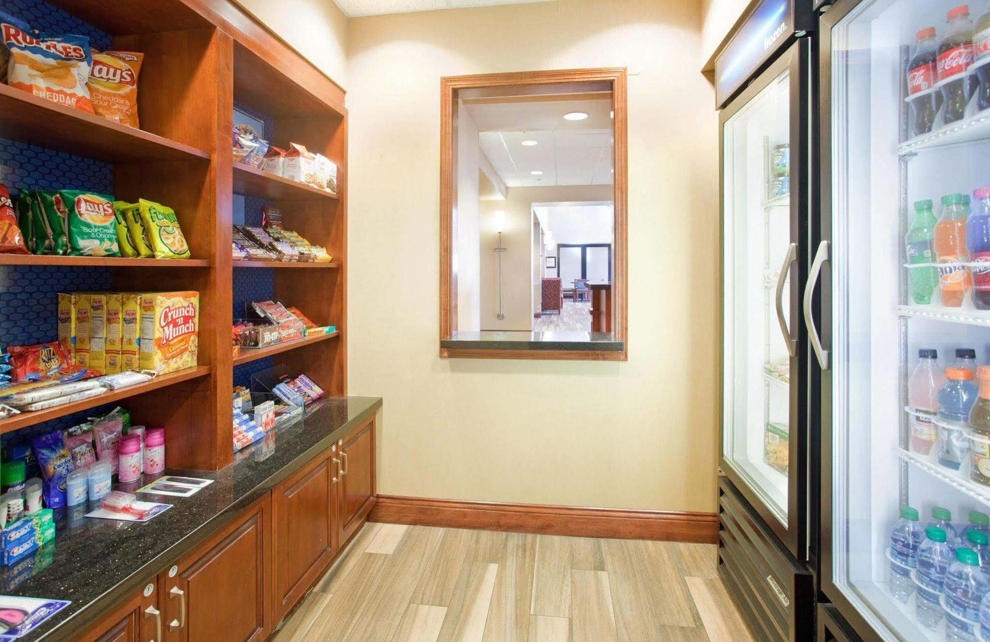 Hampton Inn & Suites Wichita-Northeast Luaran gambar